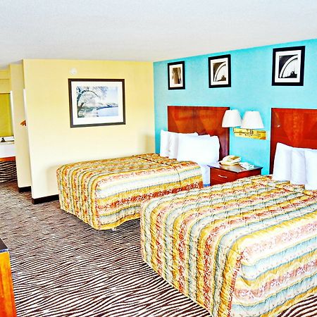Flagship Inn & Suites Ґротон Екстер'єр фото